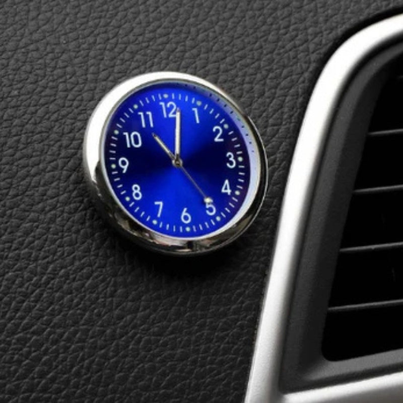 Mini Auto Kello – Selkeä Analoginen Näyttö Ja Helppo Kiinnitys